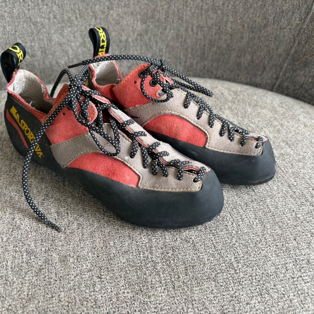 La Sportiva Nago Climbing Shoes EU 39 Men's 6.5 Women's 8.5 Red Vibram Edge